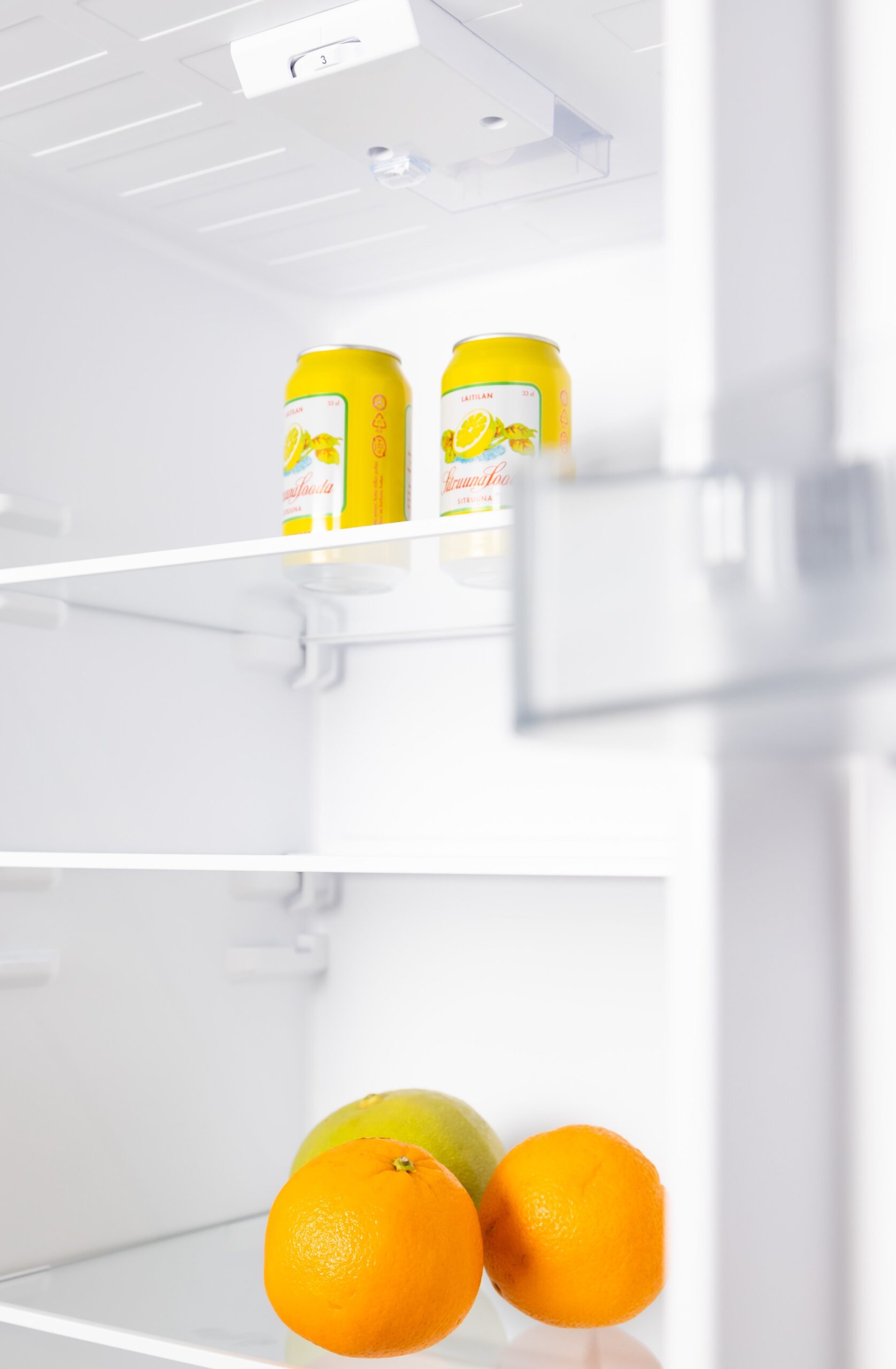 Helkama LowFrost-jääkaappipakastin integroiduilla kahvoilla (oikeakätinen) - Image 4